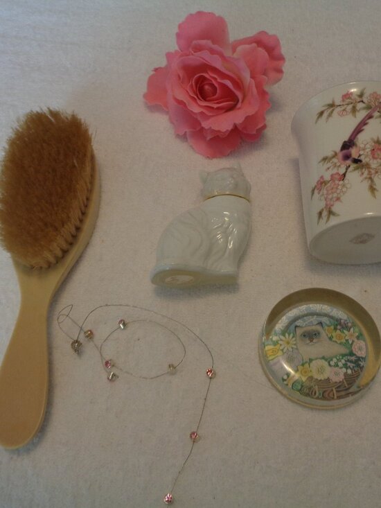 OLD & EARLY HAIRBRUSH VINTAGE CUP 70S PAPERWEIGHT AVON CAT LOOSE RHINE LOT main image 16